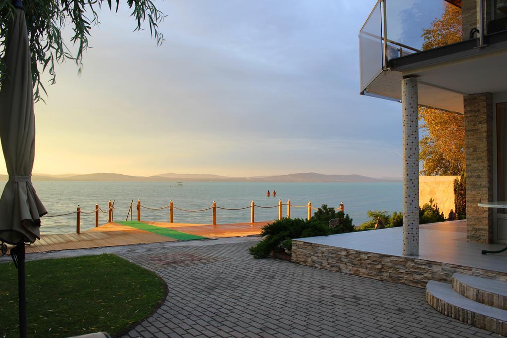 Parton Villa Apartments Fonyód Chambre photo