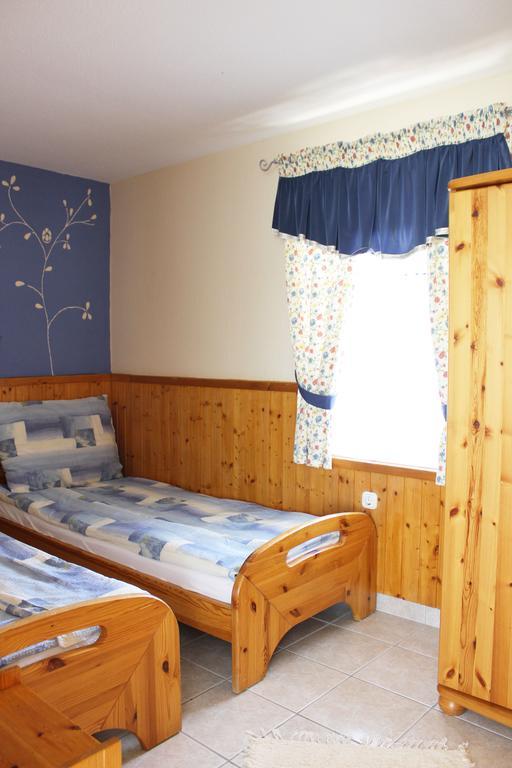 Parton Villa Apartments Fonyód Chambre photo